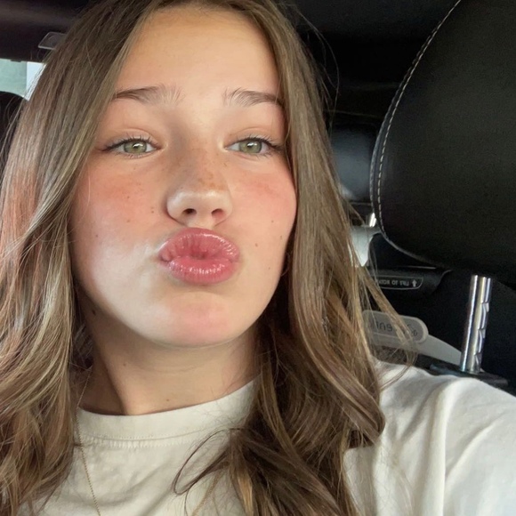 Meet your Posher, Kallie - Picture 1 of 1